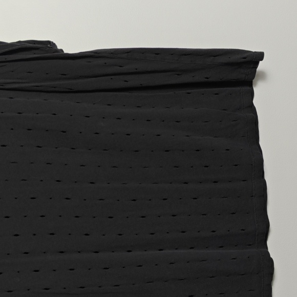 SIS SIS Anthropologie Black Cut Out Rolled Sleeve Top Size Large - Picture 10 of 14